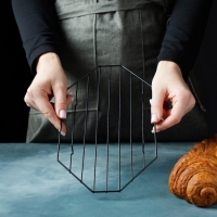 Решётка для глазирования и остывания кондитерских изделий KONFINETTA &laquo;Октаэдр&raquo;, 25&times;15&times;1,8 см, цвет чёрный