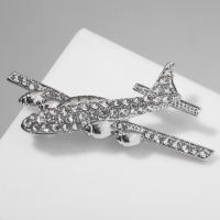 Брошь &laquo;Самолёт&raquo; парящий, цвет белый в серебре