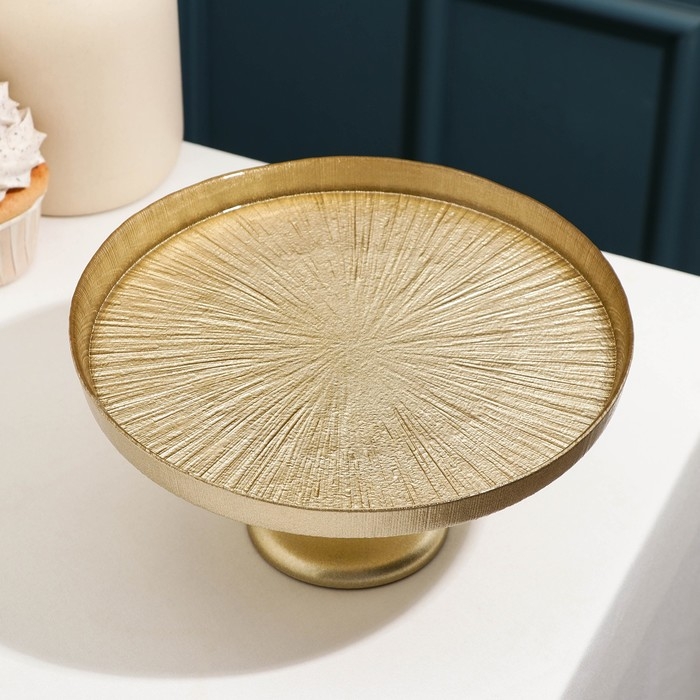 Блюдо сервировочное для торта &laquo;Кувшинка&raquo;, d=21 см, на ножке, цвет золотой