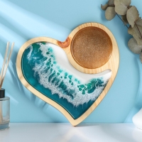 Менажница авторская с эпоксидной пищевой смолой Adelica, 21&times;22 см, цельный кедр, рисунок МИКС