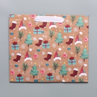 Пакет подарочный новогодний крафтовый горизонтальный &laquo;Новогодние подарочки&raquo;, ML 27 х 23 х 11,5 см