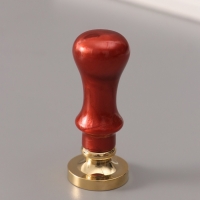 Печать для сургуча с пластиковой ручкой "Венок с буквой U" 2,5х2,5х6,3 см Печать для сургуча с пластиковой ручкой "Венок с буквой U" 2,5х2,5х6,3 см