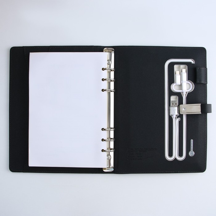 Ежедневник со встроенным зарядным устройством 8000 мАh и флешкой 16 ГБ «Дракон», 17,5 х 3,8 х 23,3 см. Ежедневник со встроенным зарядным устройством 8000 мАh и флешкой 16 ГБ «Дракон», 17,5 х 3,8 х 23,3 см.