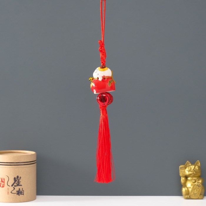 Подвеска керамика с бубенчиками "Манэки-нэко" красный 3,5х3,7х26 см