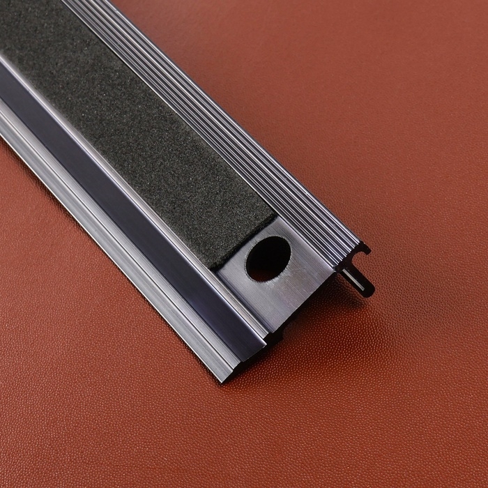 Линейка для кожи, противоскользящая, с упором, металлическая, 20 см, толщина 34 мм Линейка для кожи, противоскользящая, с упором, металлическая, 20 см, толщина 34 мм