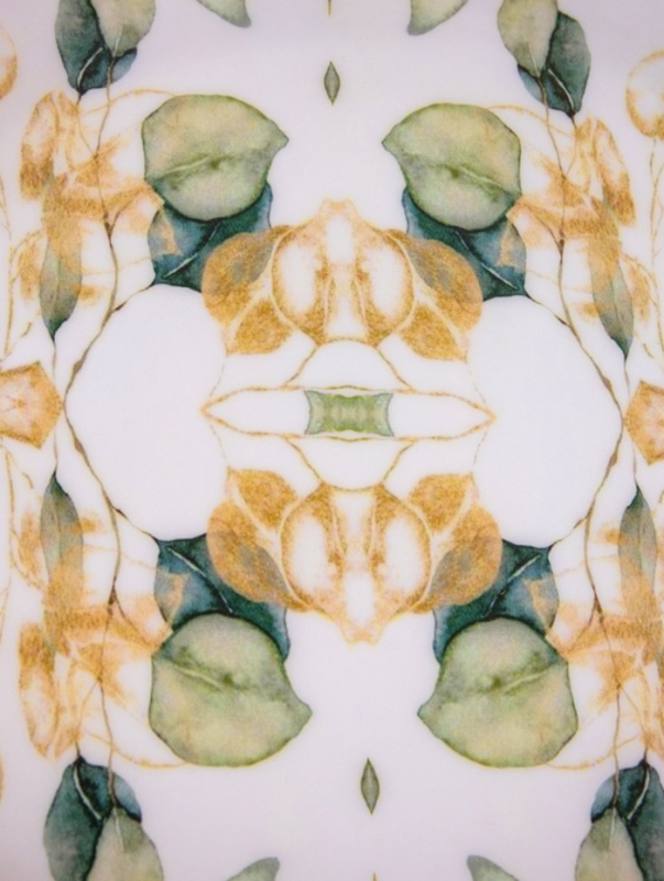 Поднос круглый с бортиками "Листья" дерево манго 35х35х6,5 см