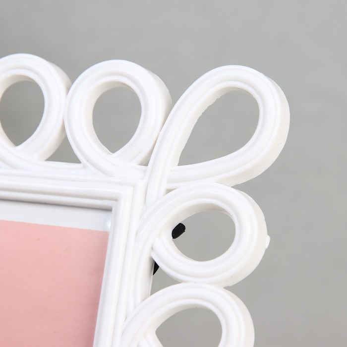 Фоторамка пластик 10х15 см Фоторамка пластик 10х15 см "Петельки" белая 17,5х22 см