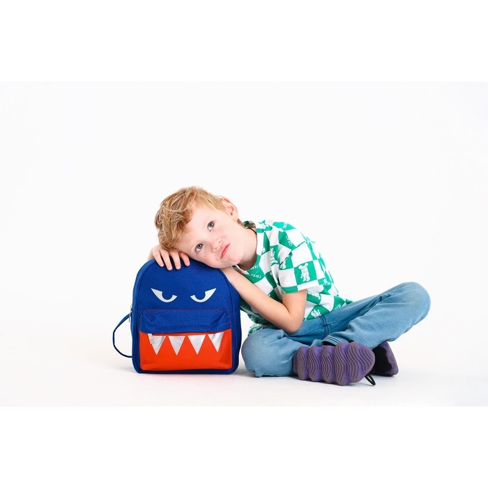 Рюкзак школьный текстильный c карманом &laquo;Акула&raquo;, светоотр. элементы, 27х23 х 10 см