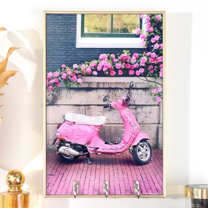 Ключница пластик, МДФ 3 крючка Ключница пластик, МДФ 3 крючка "Гламурный скутер" стразы, золото 19,3х1,8х29 см