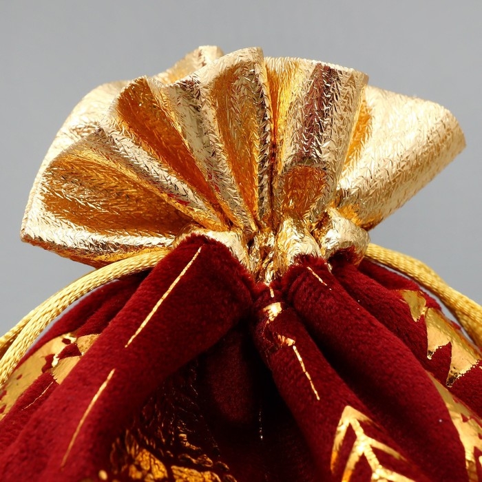 Мешочек подарочный плюш «Подарок для души», ёлки, тиснение, 16 х 24 см +/- 1.5 см, Новый год Мешочек подарочный плюш «Подарок для души», ёлки, тиснение, 16 х 24 см +/- 1.5 см, Новый год