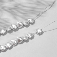 Бусины пластиковые на нити &laquo;Жемчуг&raquo; сердце 0,6&times;0,6&times;0,5 см, (набор 140 шт.), цвет белый