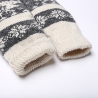 Новый год. Варежки женские шерстяные, цвет белый/серый, размер 20-22