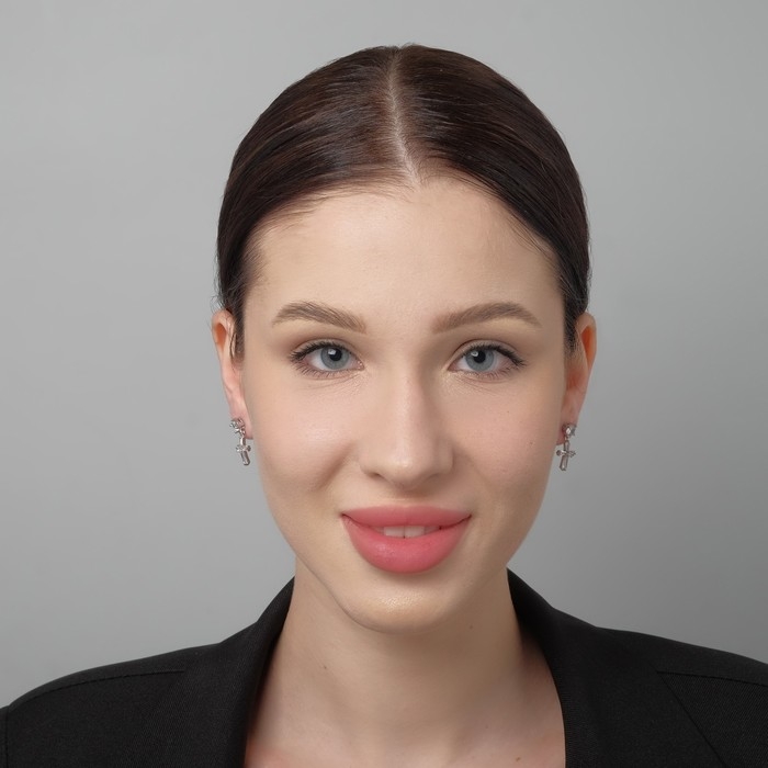 Серьги со стразами «Крестики искры» с пусетом, цвет белый в серебре Серьги со стразами «Крестики искры» с пусетом, цвет белый в серебре