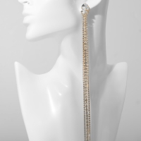 Серьги висячие со стразами &laquo;Водопад&raquo; овал 3 нити, цвет белый в золоте, 32 см