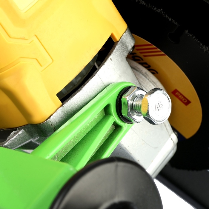 Стойка для УШМ ТУНДРА, d=100-125 мм, угловые тиски 45&deg;, движущаяся платформа