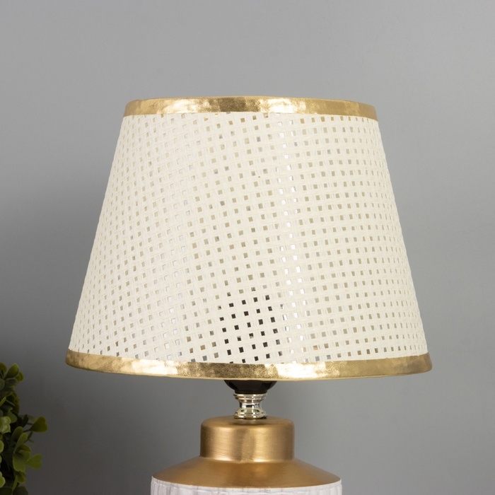 Лампа настольная "Мрамор" 1х40Вт Е27 белый/золото 22,5х22,5х35см