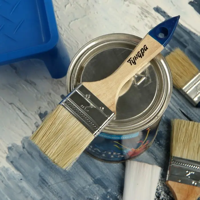 Кисть плоская ТУНДРА, натуральная щетина, деревянная рукоятка, 2", 50 мм