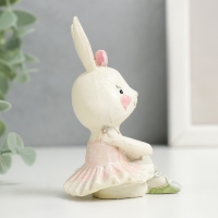 Сувенир полистоун "Маленькая зайка-балерина, разминка" 8х5х5,5 см Сувенир полистоун "Маленькая зайка-балерина, разминка" 8х5х5,5 см