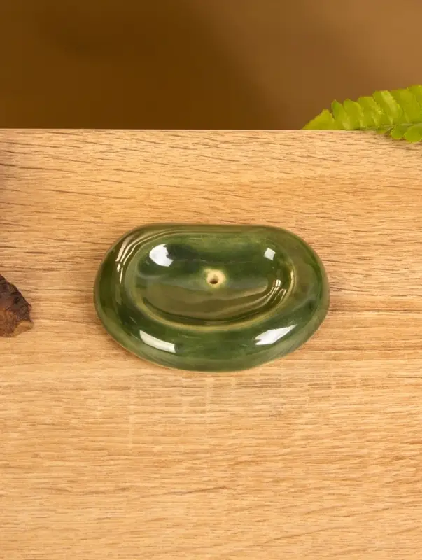 Подставка под благовония "Галька" керамика, цв. зелёный, 7х5х1 см