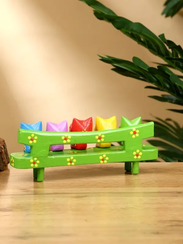 Сувенир "Котята на скамейке" дерево 19х8х6 см, цв. зелёный