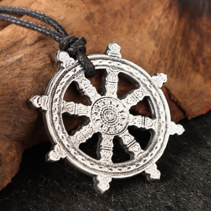 Амулет Амулет "Колесо Сансары" с камнем фианит, 35х35 мм, металлический