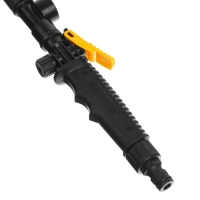 Щетка для мытья автомобиля, с распылителем