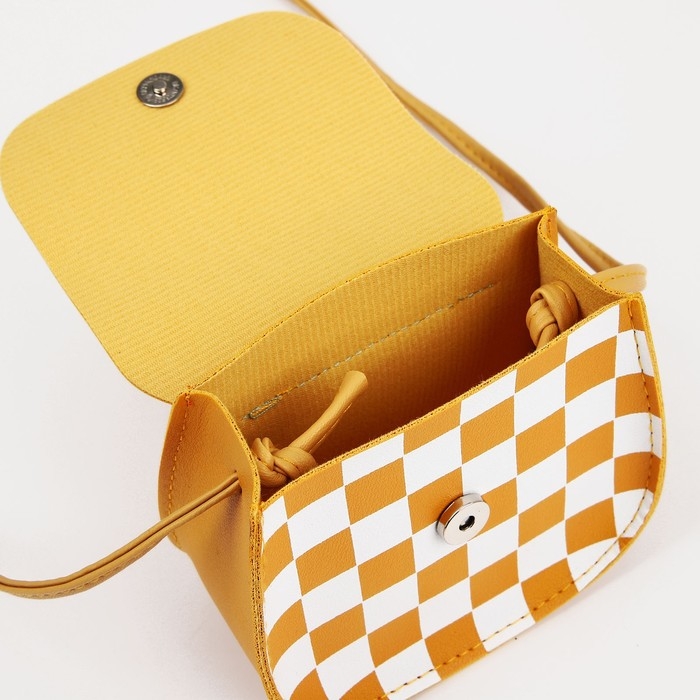 Сумка детская для девочки на магните, длинный ремень, цвет жёлтый Сумка детская для девочки на магните, длинный ремень, цвет жёлтый