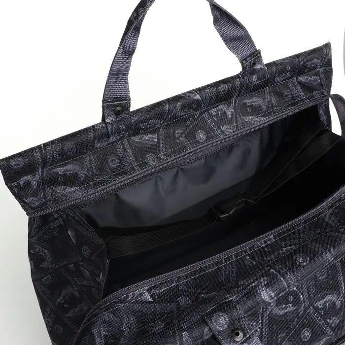 Сумка дорожная на молнии, наружный карман, длинный ремень, чёрная