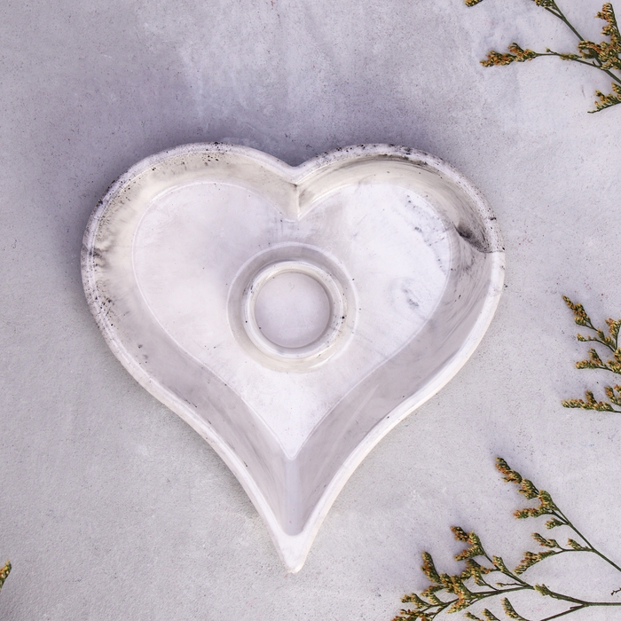 Подсвечник Подсвечник "Сердце" из гипса,14х2,5см,мрамор с чёрными полосками