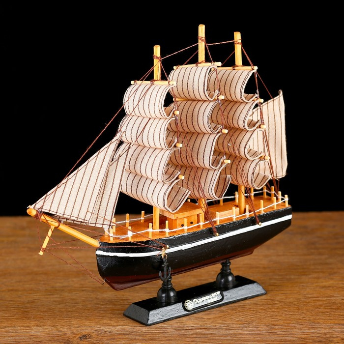 Корабль сувенирный малый «Илия», борта чёрные, паруса бежевые с полосами, 5,5×23,5×23,5 см Корабль сувенирный малый «Илия», борта чёрные, паруса бежевые с полосами, 5,5×23,5×23,5 см