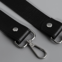 Ручка для сумки, с карабинами, 100 &plusmn; 1 см &times; 2,5 см, цвет чёрный