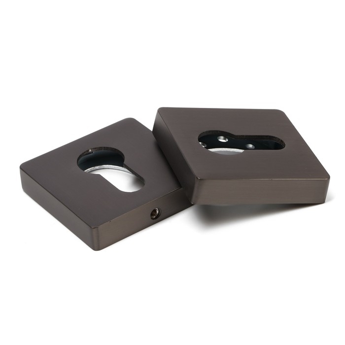 Накладка на цилиндровый механизм LOCKLAND, квадратная, цвет графит, комплект. Накладка на цилиндровый механизм LOCKLAND, квадратная, цвет графит, комплект.