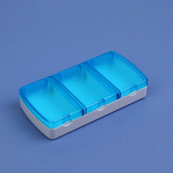 Таблетница, 9,5 &times; 4,8 &times; 1,8 см, 3 секции, цвет голубой