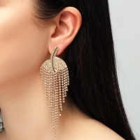 Серьги висячие со стразами &laquo;Грация&raquo; лесенка, цвет белый в золоте, 11 см