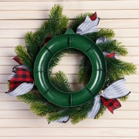 Венок новогодний d- 30 см "Уютная сказка" полосатые ленты шары Венок новогодний d- 30 см "Уютная сказка" полосатые ленты шары