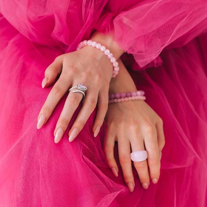 Кольцо «Росток» стебель, цвет бело-фиолетовый в серебре, безразмерное Кольцо «Росток» стебель, цвет бело-фиолетовый в серебре, безразмерное