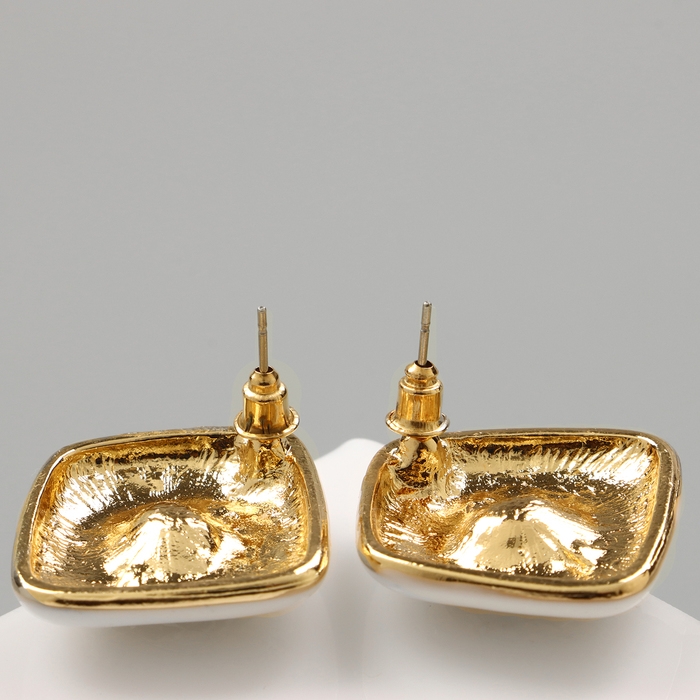 Серьги эмаль &laquo;Абстракция&raquo; ромб, цвет белый в золоте