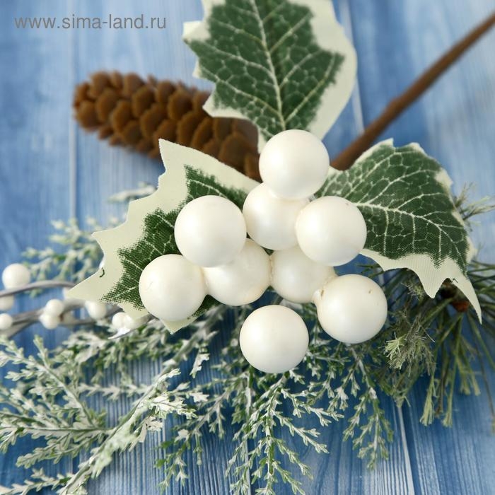 Декор "Зимнее очарование" шишка шарики зелень, 22 см