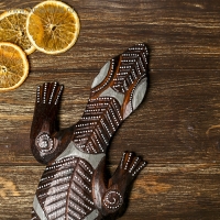 Панно дерево "Геккон" 50х13х1 см