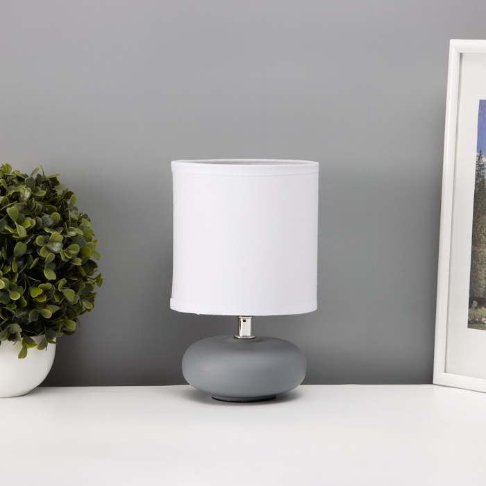Настольная лампа Настольная лампа "Ассенса" Е14 40вт серо-белый 13х13х22 см