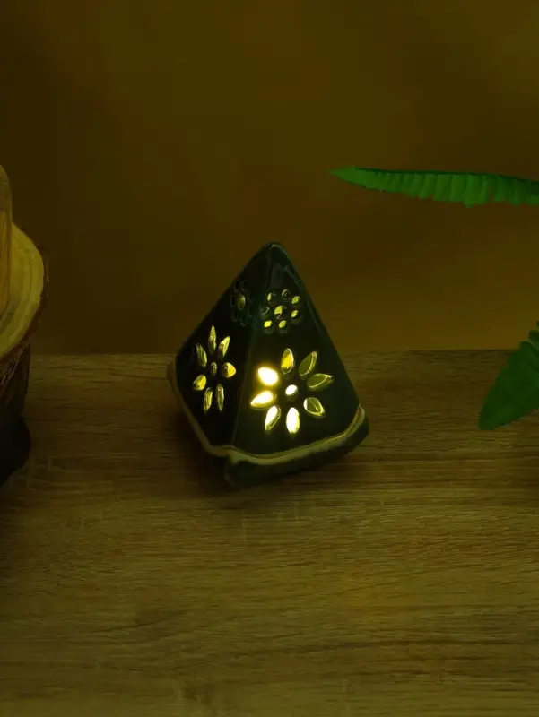 Подсвечник "Пирамидка" керамика, цв. МИКС, 8х8х12 см