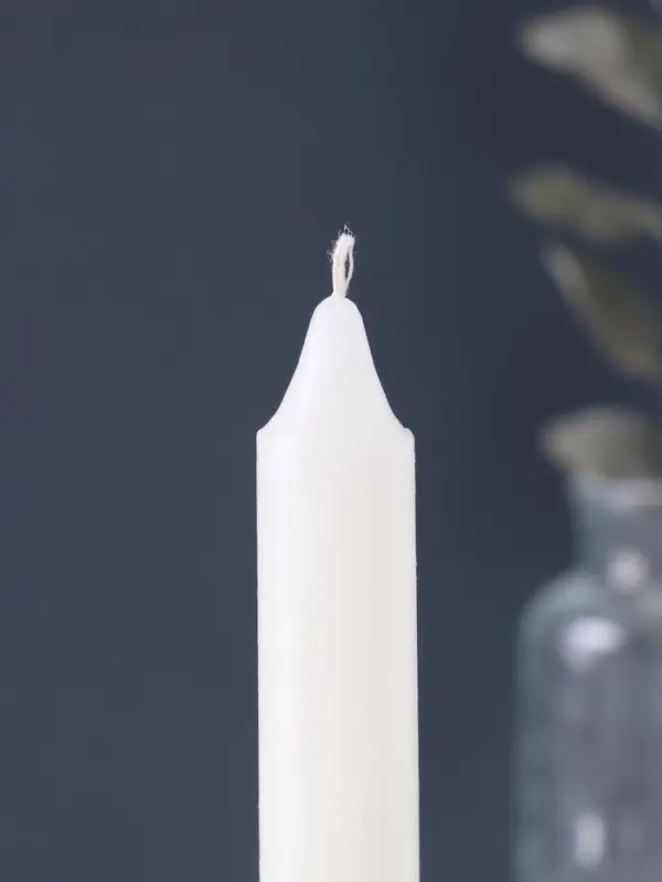 Свеча парафиновая бытовая 60 г, 20 см, 8-9 ч