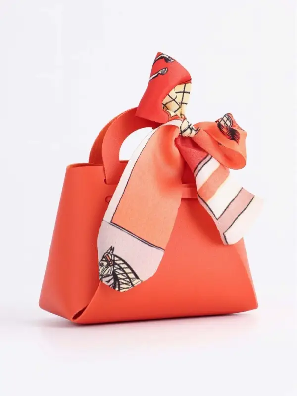 Кожанная подарочная сумочка 13 х12 х 5,5 см оранжевая