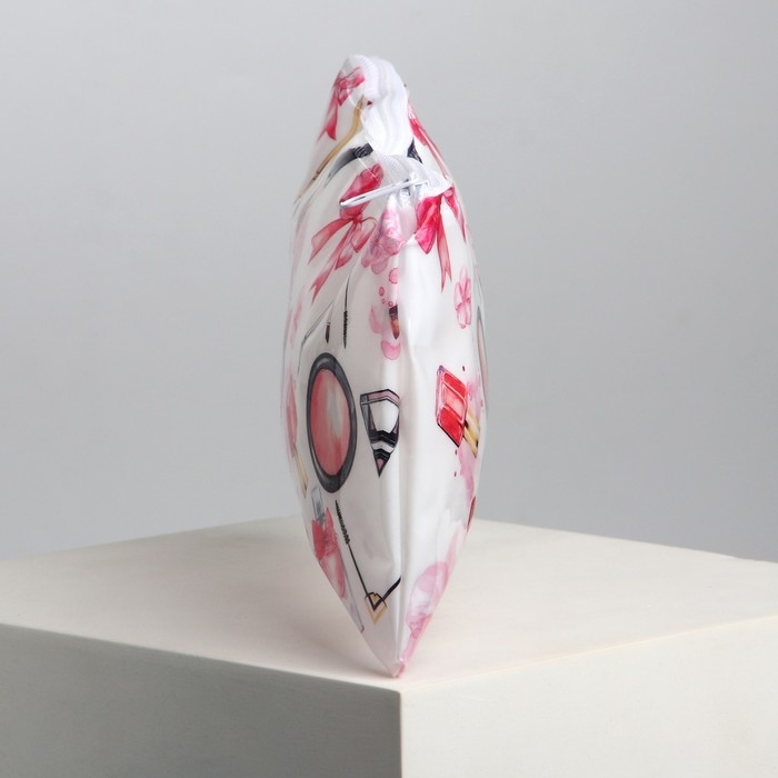 Косметичка-пенал PVC на молнии &laquo;Макияж&raquo;