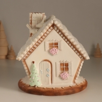 Сувенир полистоун свет "Пряничный домик с узорами, с птицами" 16,5х16х17 см