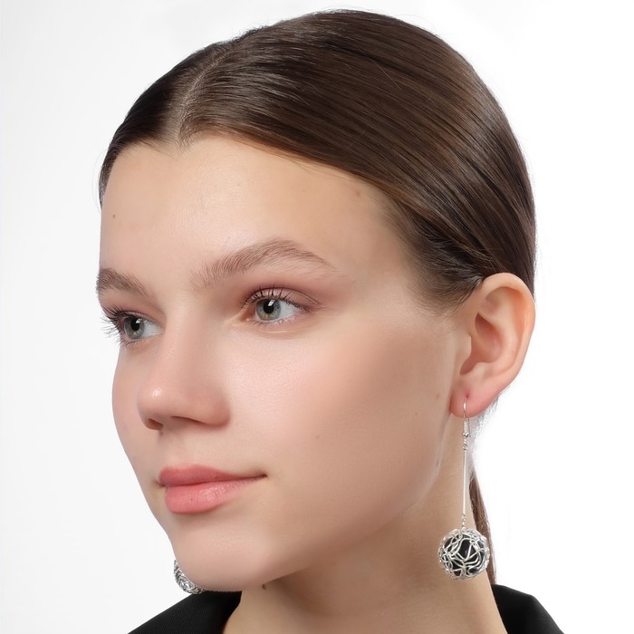 Серьги висячие &laquo;Шар плетёный&raquo;, цвет чёрный в серебре, 6,5см