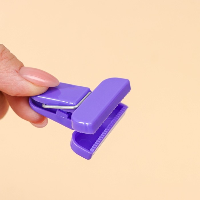 Набор зажимов для пакетов, 4&times;1,7 см, 4 шт, цвет МИКС