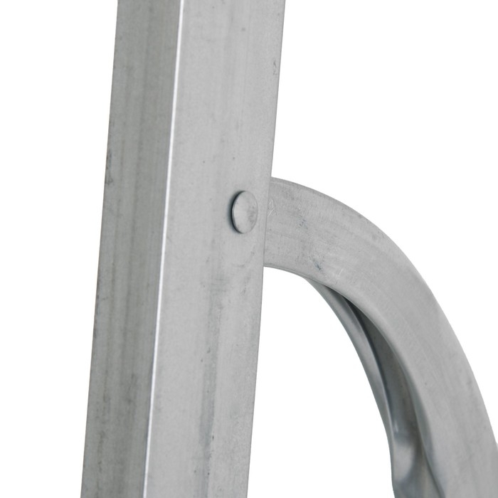 Стремянка ТУНДРА, оцинкованная, 4 ступени Стремянка ТУНДРА, оцинкованная, 4 ступени