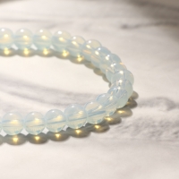 Браслет с подвеской МИКС шар №6 &laquo;Лунный камень&raquo; матовый