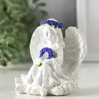 Сувенир полистоун "Девочка-ангел с венком из лаванды" белый с фиолетовым 8х6х8,5 см